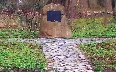 Gedenkkranz für die Opfer der Luftangriffe gestohlen